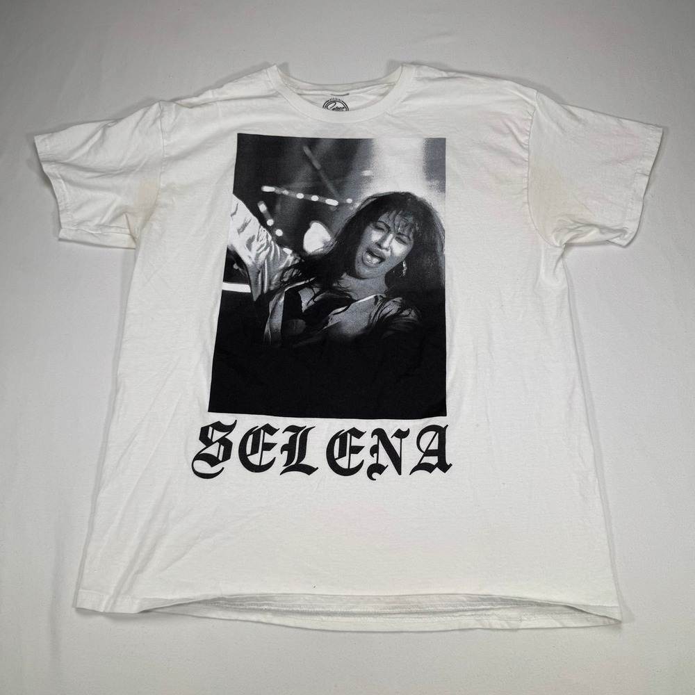Selena Graphic T Shirt White Medium 2022 Official Merch Singer Memorial‎